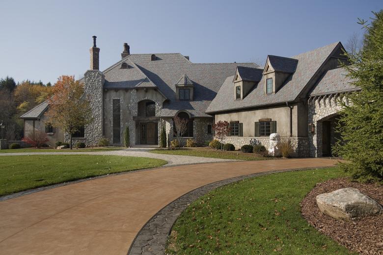 Architectural photo of the exterior of a residence.