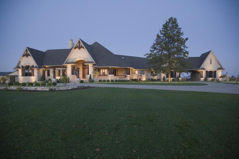 Architectural photo of the exterior of a residence.