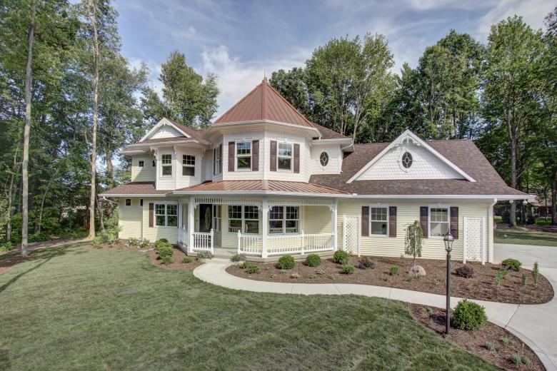 Architectural photo of the exterior of a residence.